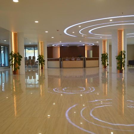 Airport Avenue Hotel Gyogon Exteriér fotografie